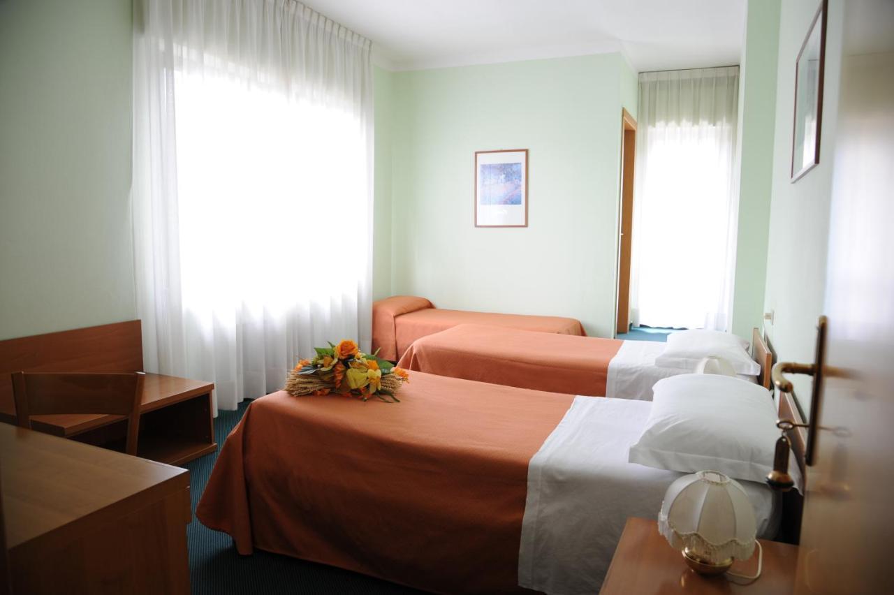 Hotel Tre Castelli Gallicano Номер фото