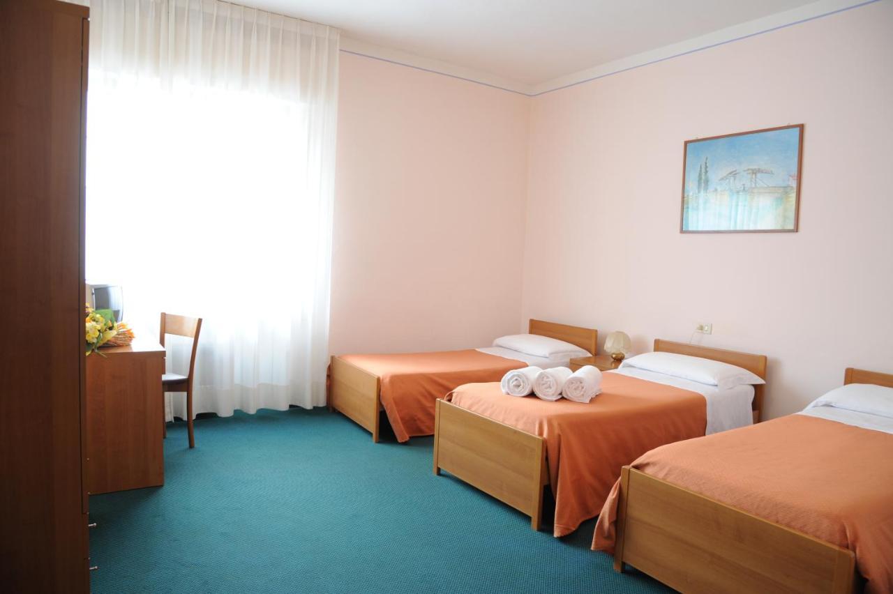 Hotel Tre Castelli Gallicano Номер фото