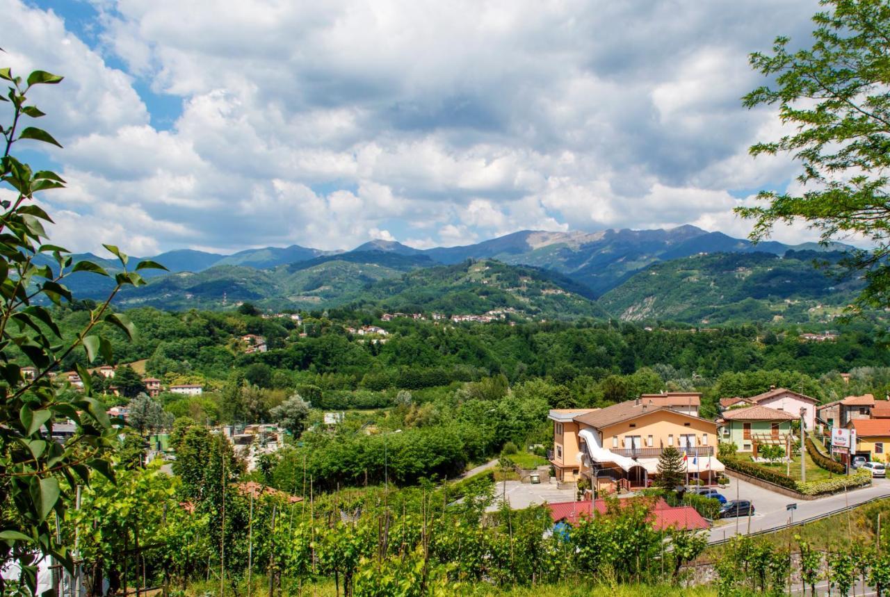 Hotel Tre Castelli Gallicano Экстерьер фото