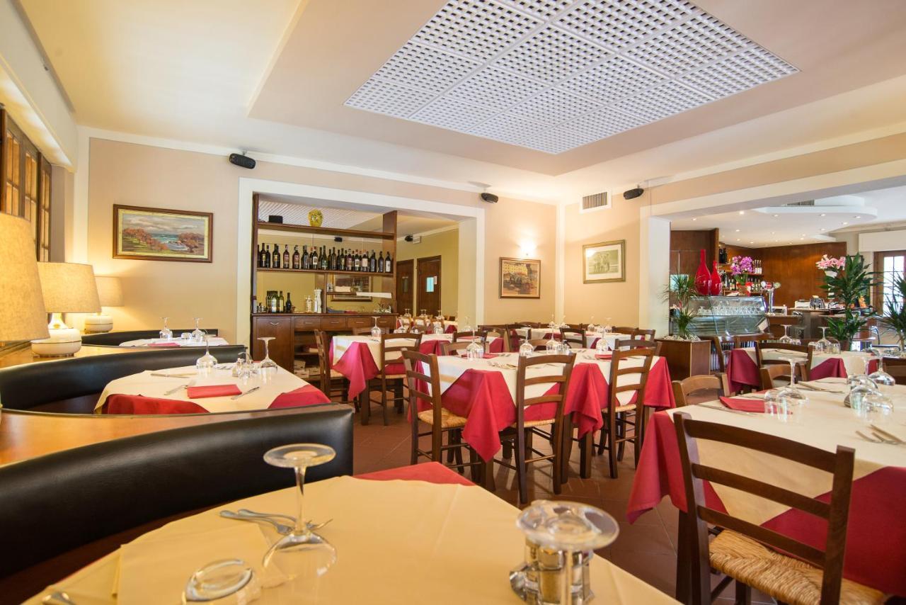 Hotel Tre Castelli Gallicano Экстерьер фото